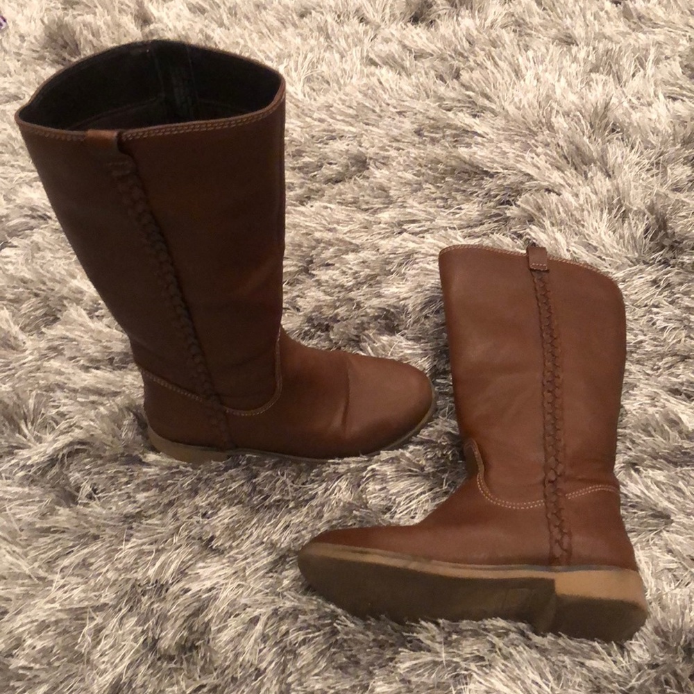 Girls boots